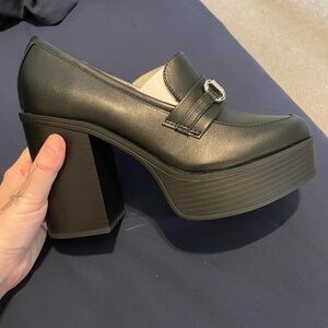Heeled Loafers women’s 9